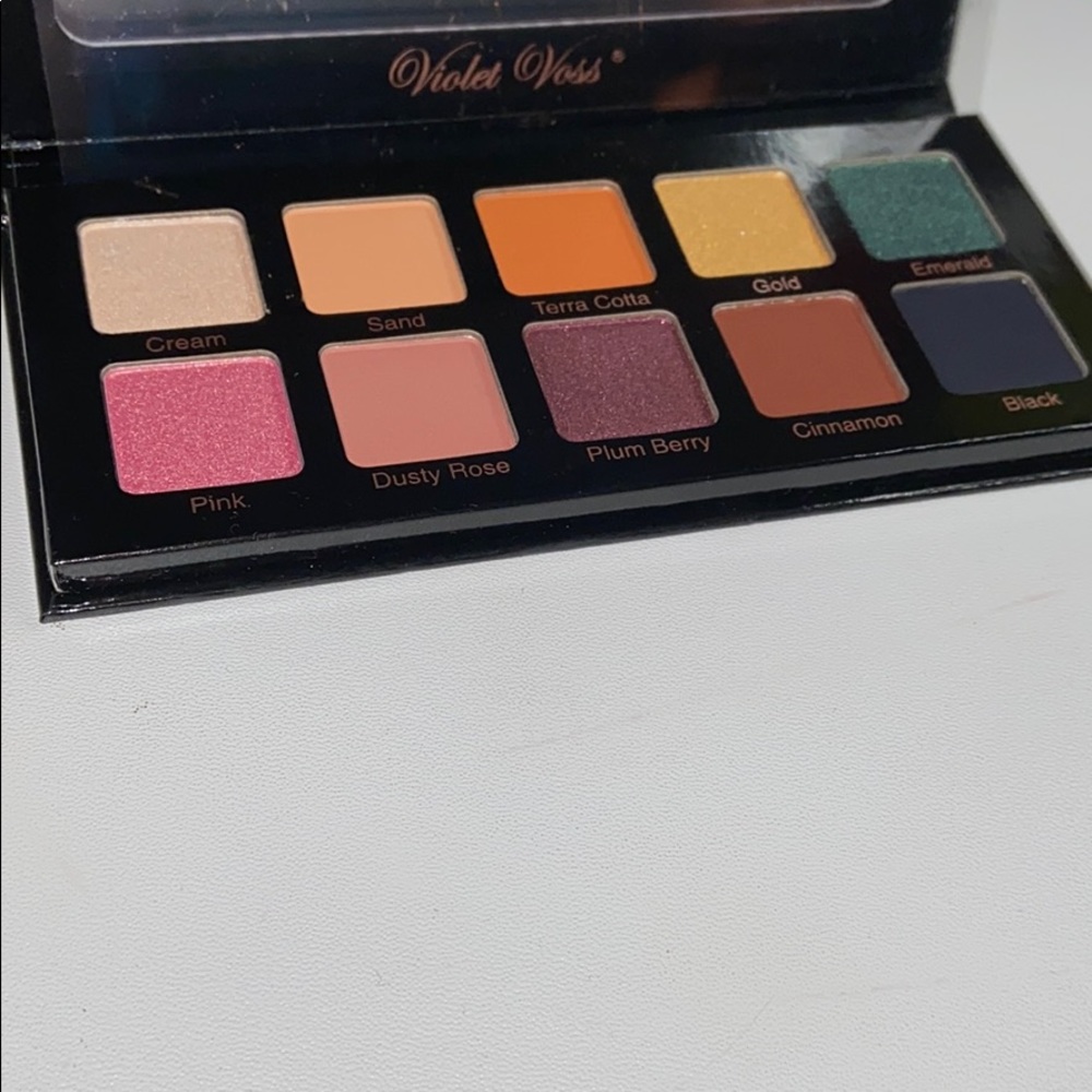 Violet Voss essentials palette